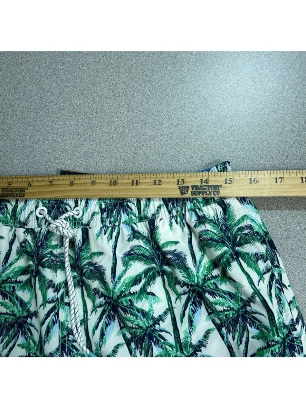NWT Bonobos Men's M Green 7-Inch Inseam Swim Shorts Palm Tree Print Mesh Liner